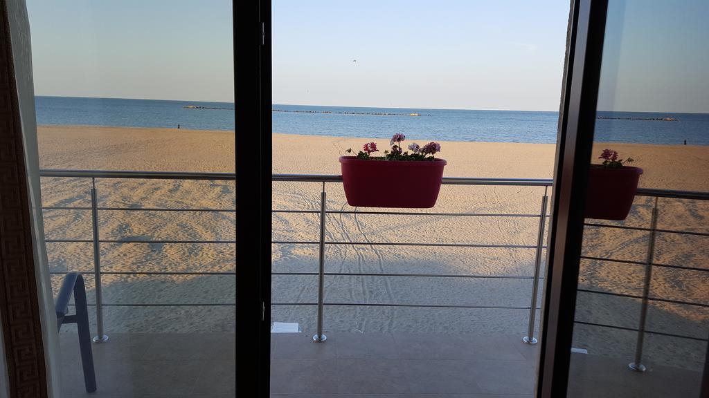 Hotel Solea Beach Mamaia Buitenkant foto